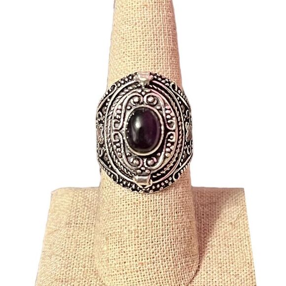 Brand New Silver Plated 925 Marked Amethyst Poison Ring Size 8 - Picture 1 of 5